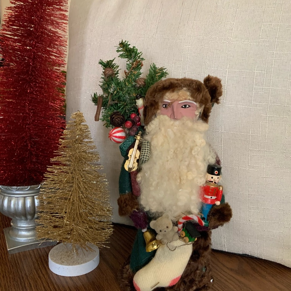 HOST PICK 🎉Vintage Old World Santa by artisan Shirley McIntosh signed handmade